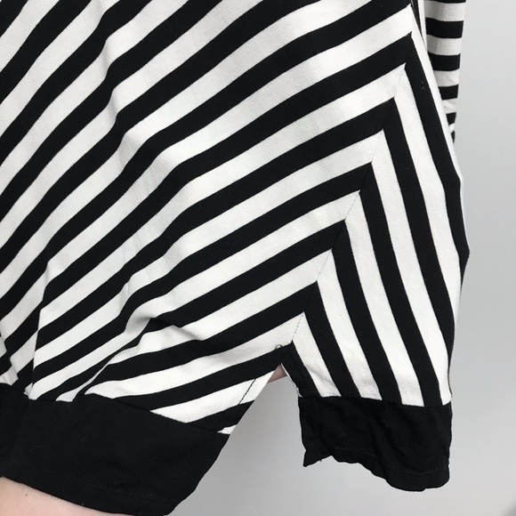 🐸 3 for $30 Striped Top - Picture 2 of 6